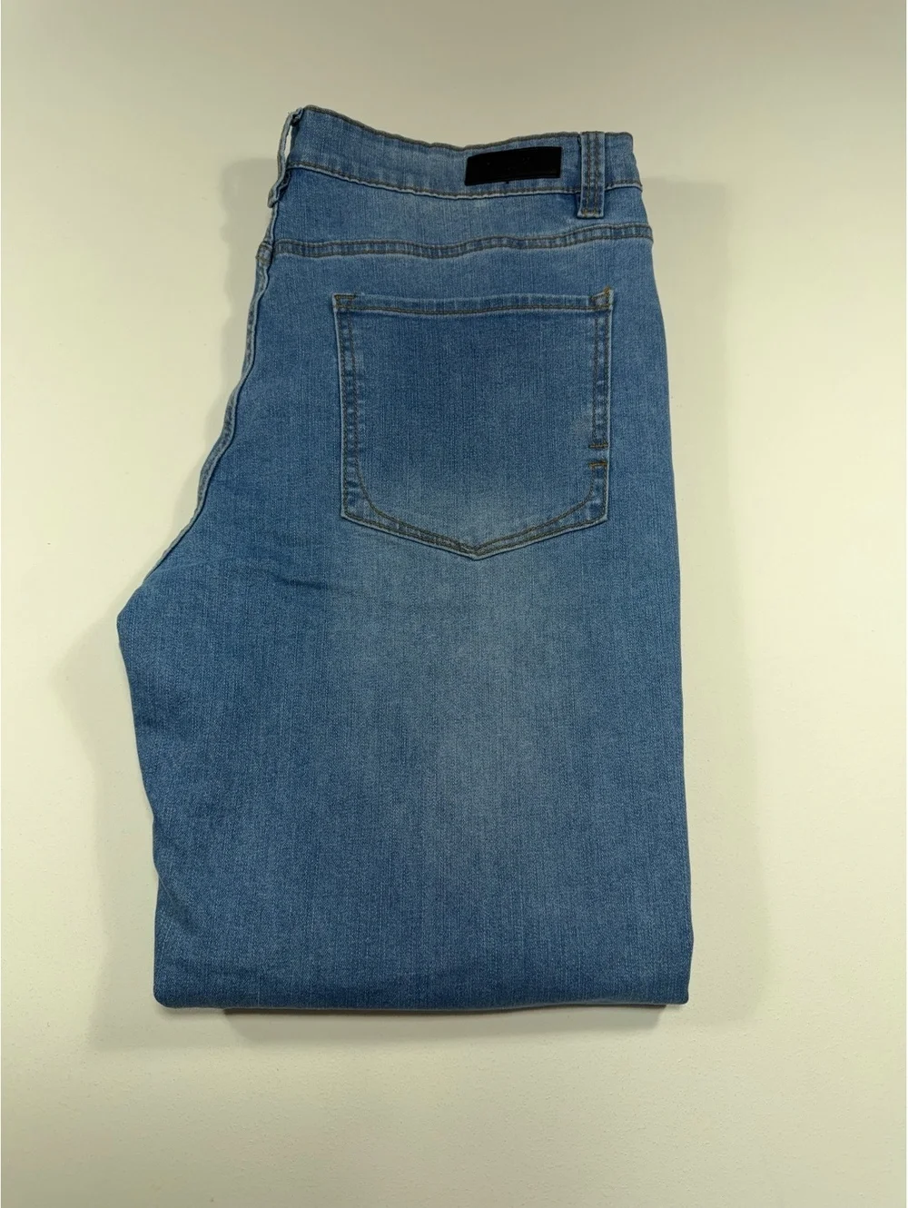 Kenneth Cole New York Athletic Fit Jeans Men’s 38x32 Light Wash Denim